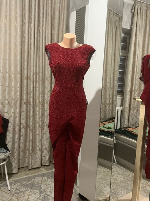 Продам платье размер 42-44