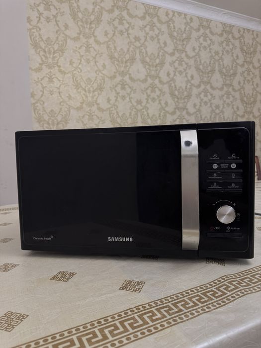 Продаю микроволновую печь Samsung