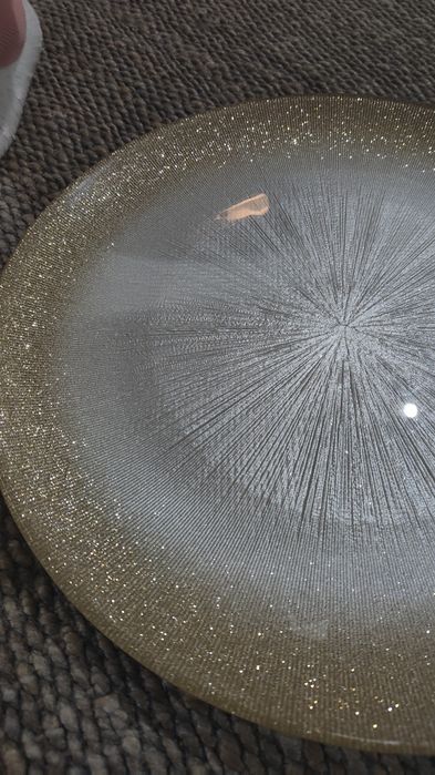 Set auriu platou si vaza din sticla