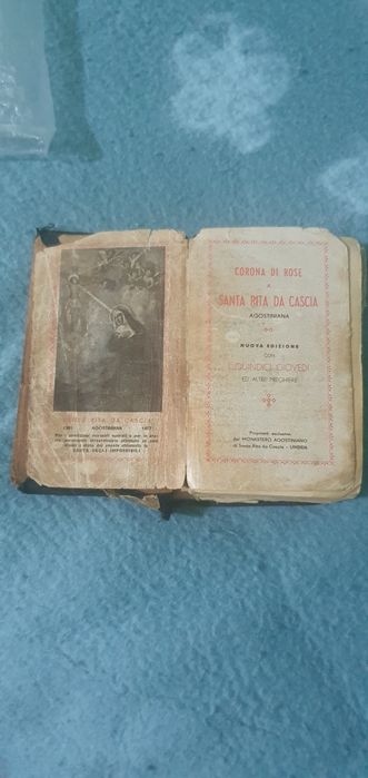 Vând două  biblii din perioada interbelică