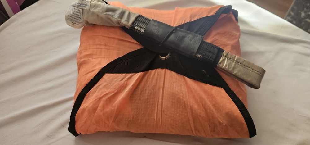 Parasuta rezerva parapanta 74 -110 kg