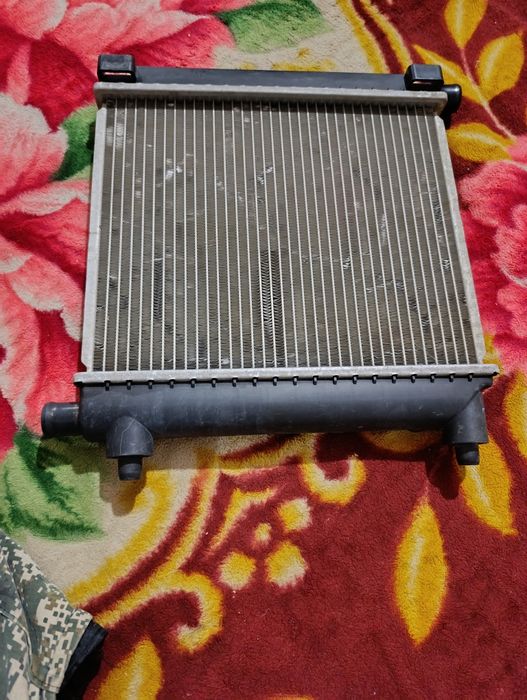 Radiator mersedes 124. 102 motorga kichkina radiator