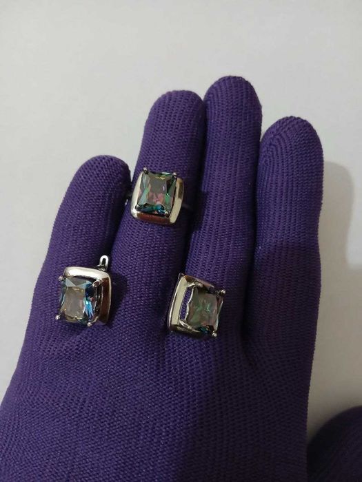 Серебро комплект с натуральными камнями.