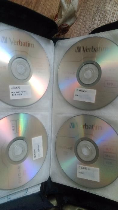 Чехол для дисков с дисками в подарок