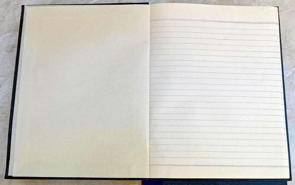 Ученически тетрадки - 60 листа с твърди корици.