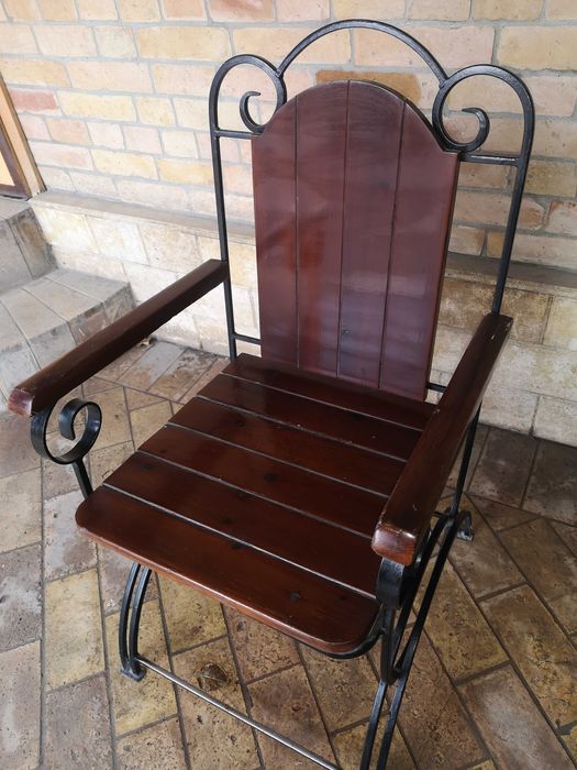 Продам кованные кресла для ресторанов/кафе