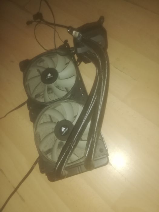 Cooler pe apa corsair
