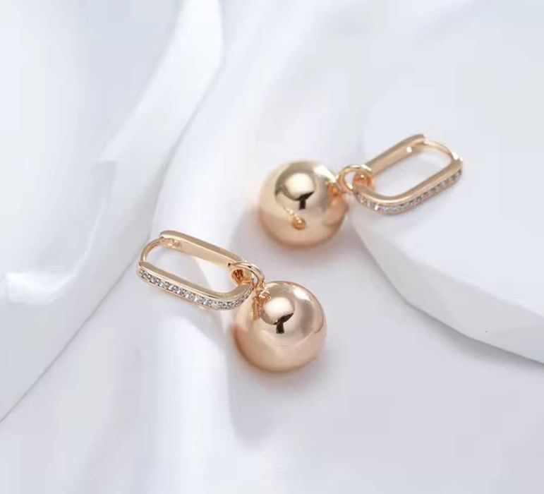 GP10, cercei placati aur 14k,incuietoare sigura,bile, zirconiu alb,noi