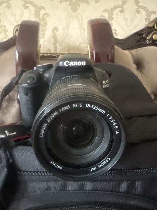 Фотоаппарат  CANON EOS 600D