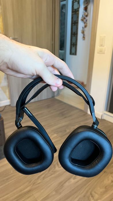 Căști wireless pentru gaming Corsair HS80 + Cooling Pads