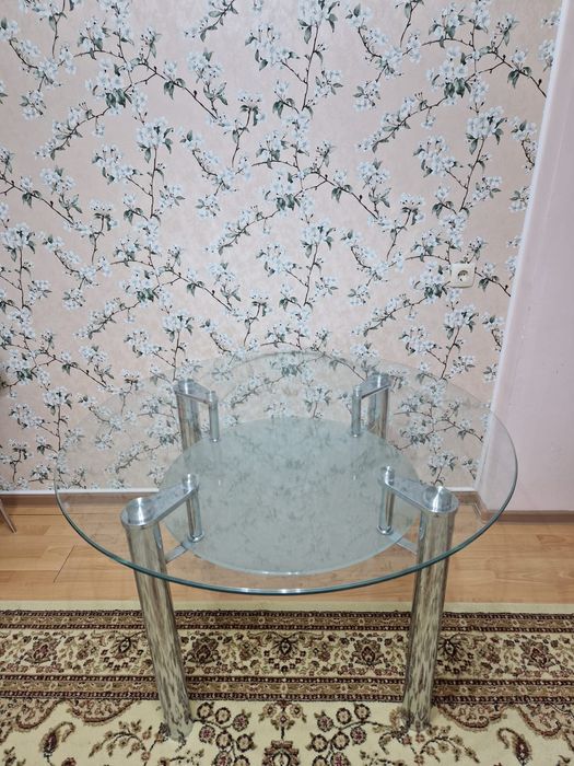 Продам кухонный стол