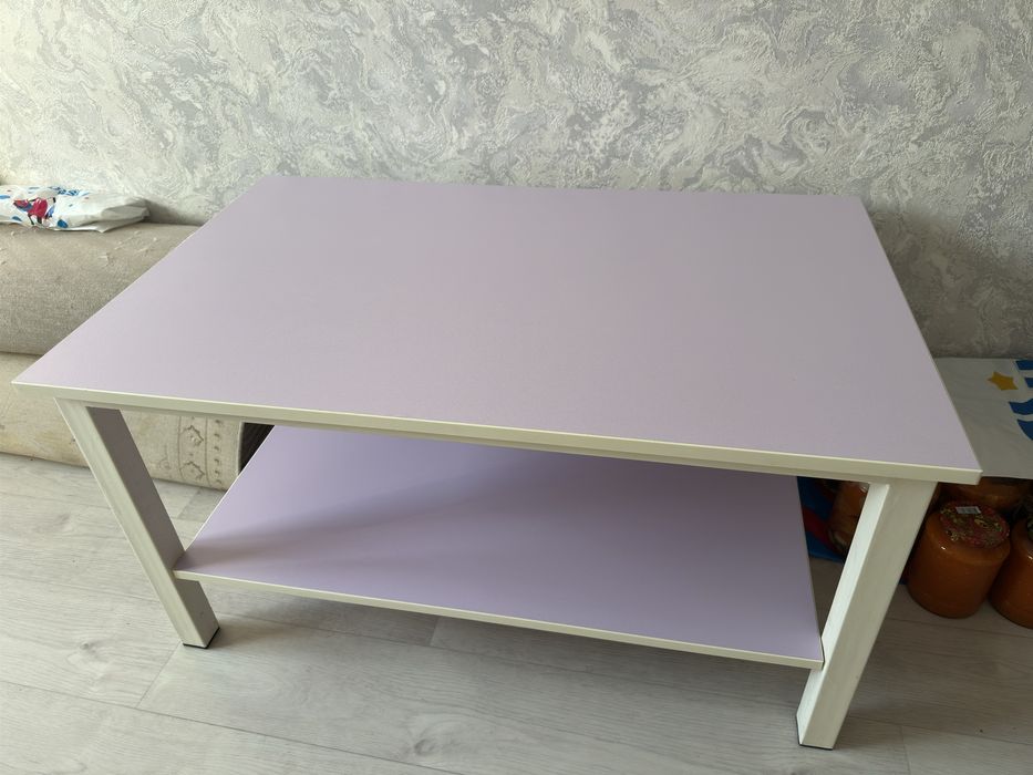 Продам стол.