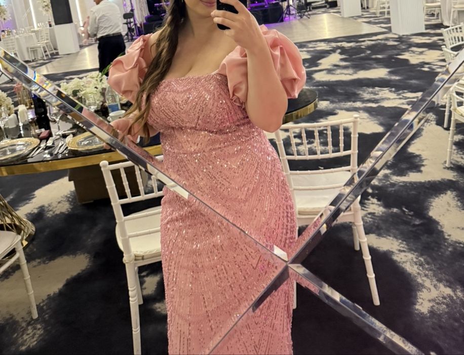 Rochie de seara ( tip bijuterie) cu perle si paiete