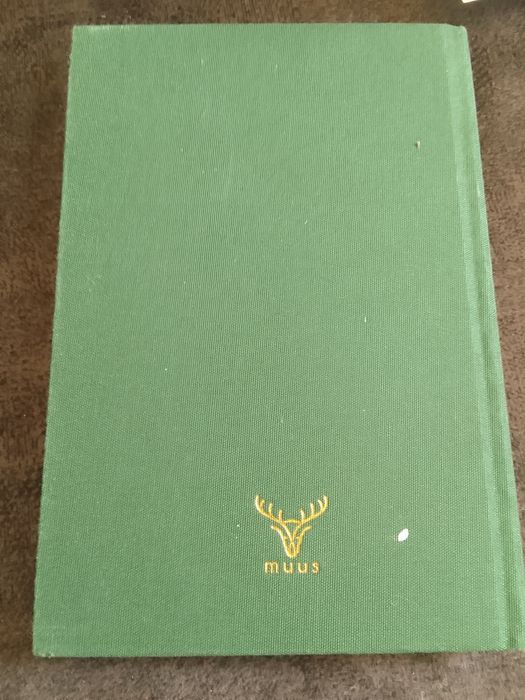 Тефтер с твърди корици