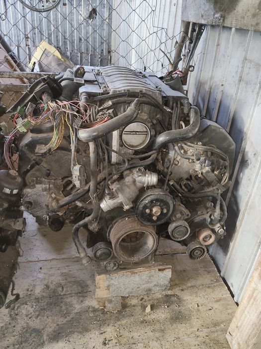 Motor E65 4.4 V8 benzina tot cu cutie funcțional ,