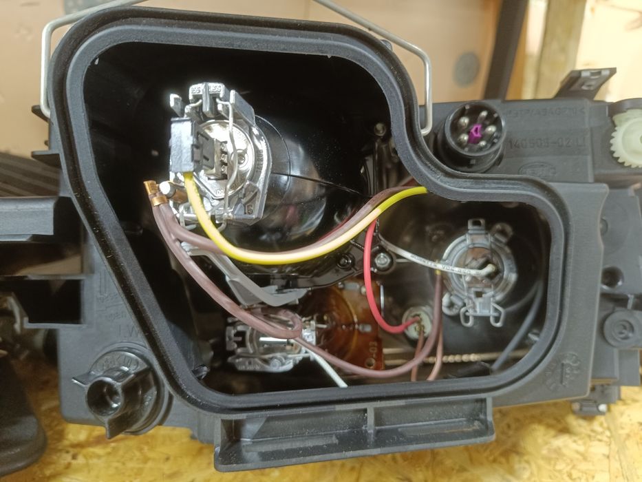 Фара левая Ауди А6 С4