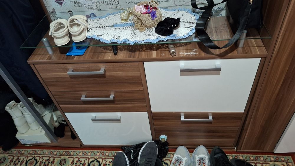 Прихожая продам б.у