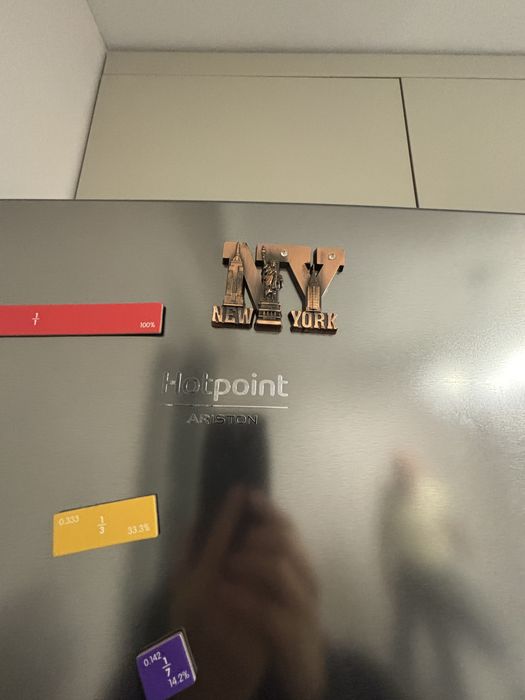 Холодильник Hotpoint Ariston