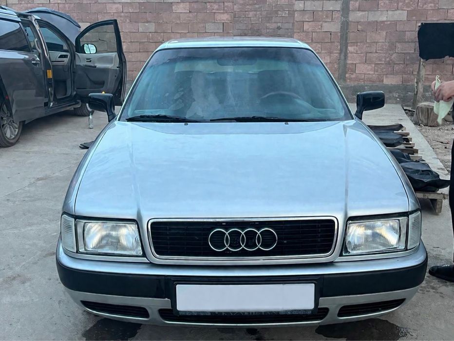 Продаю Audi 80 B4