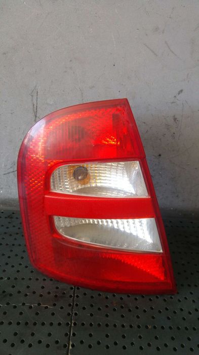Stop tripla lampa stanga skoda fabia 1 6y2 6y6945095b 6y6945111b