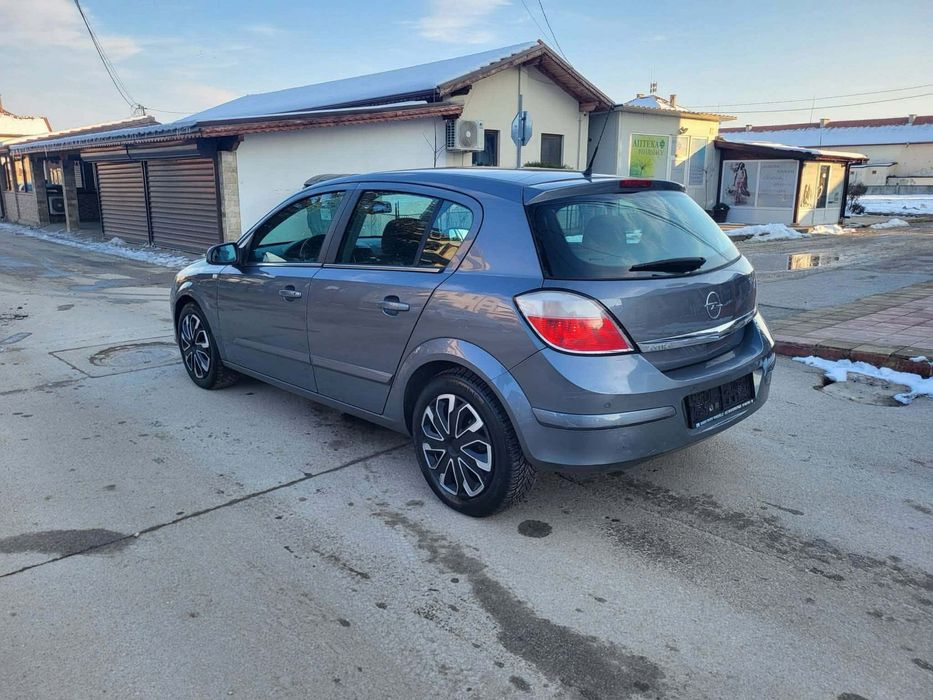 Opel astra.