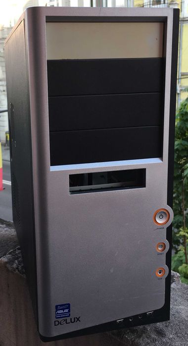 Carcasa PC tower DeLux