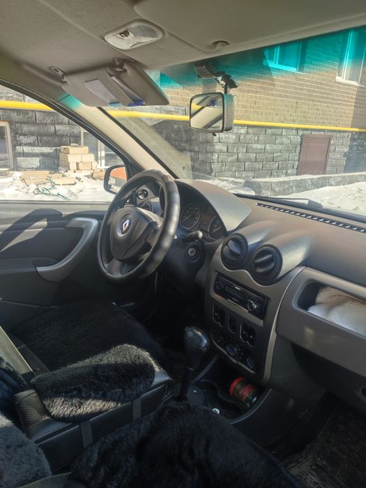 Продам Рено сандеро. 2013г. Газ бензин.