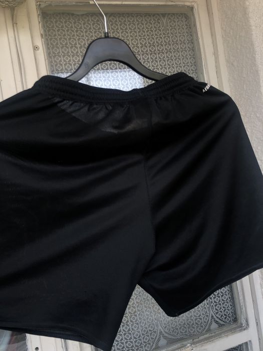 Adidas къси панталони нови и оригинални размер S