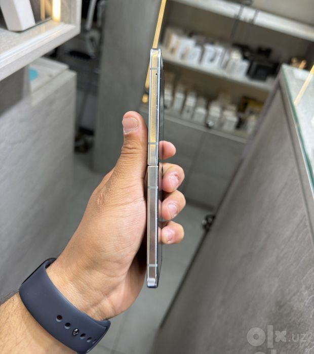 Samsung Z flip 5.   12/512