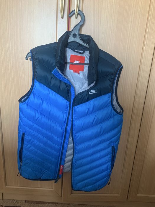 безрукавка Nike