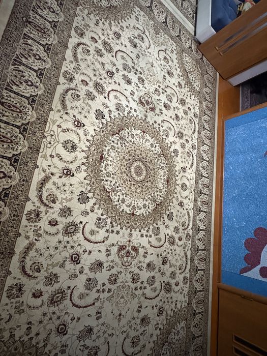 Кілем 3/5 2-шт сатыады.