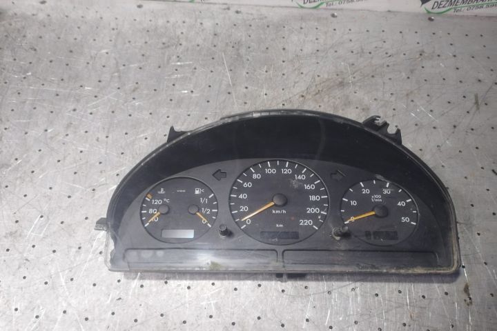 Ceasuri bord A 163 540 18 47 Mercedes-Benz ML W163