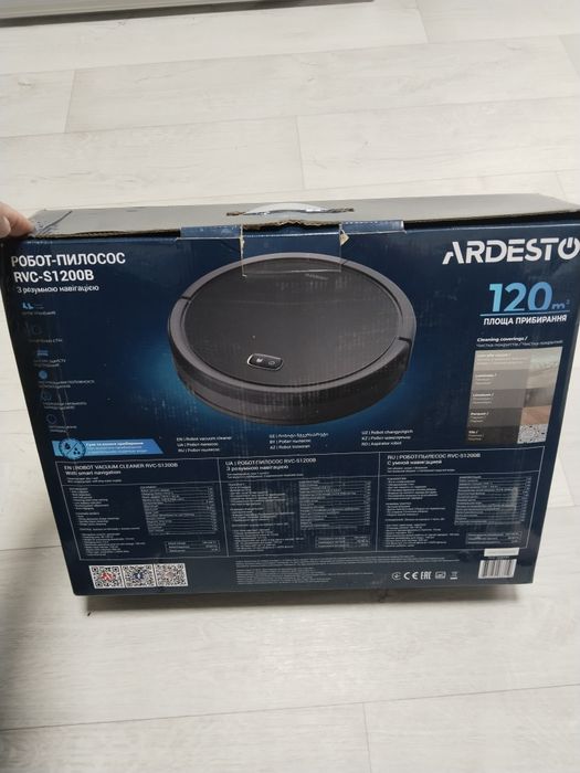 Продам робот пылесос.