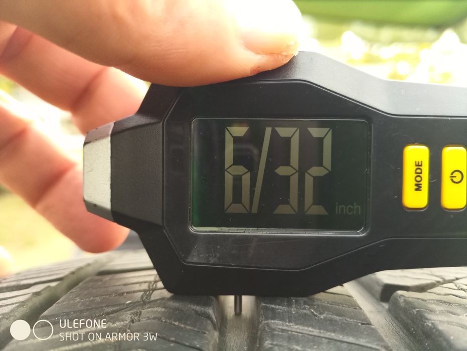 Продавам сезонни гуми Vredestein,дот16/22 Добро състояние,6,32 ММ.