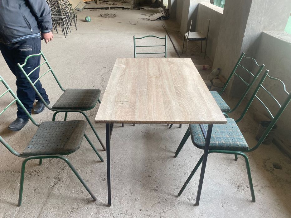 Комплект стол и стулья