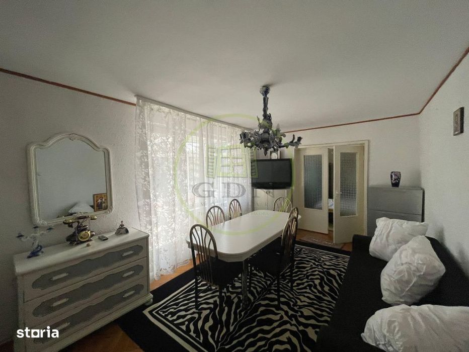 Apartament cu 4 camere de vanzare - Reghin - etaj 1