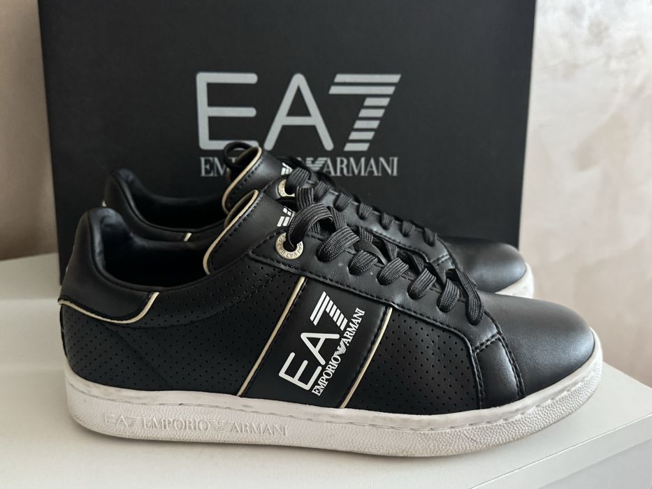 Дамски маратонки EA7, 37 номер