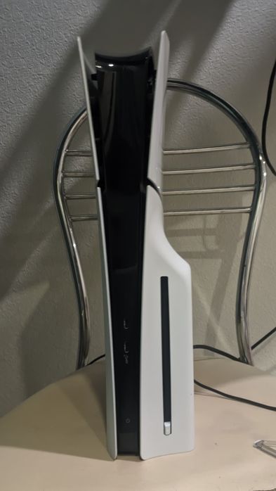 Продам плеистеишен 5 Слим 1 тб