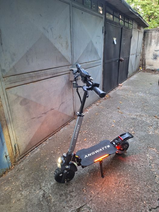 Trotineta Angwatt F1 55 km autonomie, 1000W, 5 viteze, roti de 10