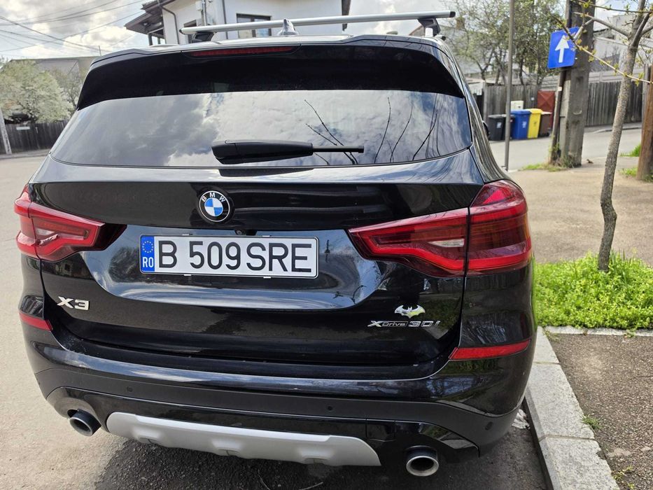 Vând BMW X3 xDrive30i, întreținută exemplar, cu istoric complet BMW.