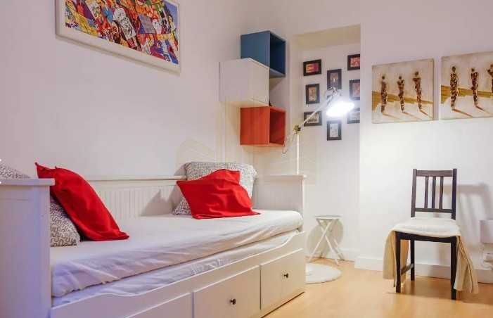 Дава се под наем Четиристаен апартамент в Пловдив, Младежки Хълм - 110 кв.м за 378.93 € - Снимка #1