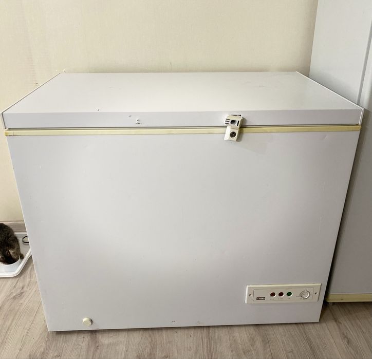 Продаю срочно морозильник