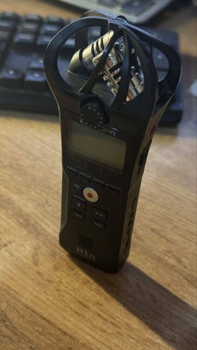 продам аудио рекордер ZOOM H1n
