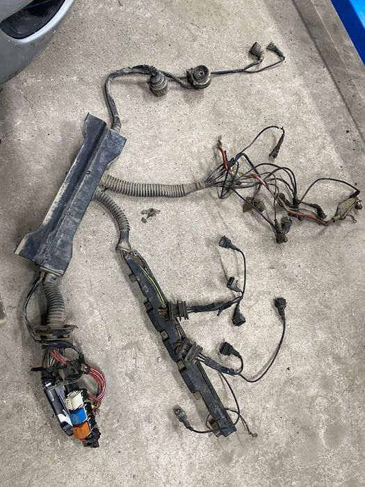 БМВ е34 по запчастям.