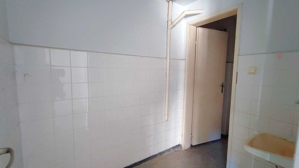 Продава се Магазин в Велико Търново, Център - 220 кв.м за 450 €/кв.м - Снимка #3