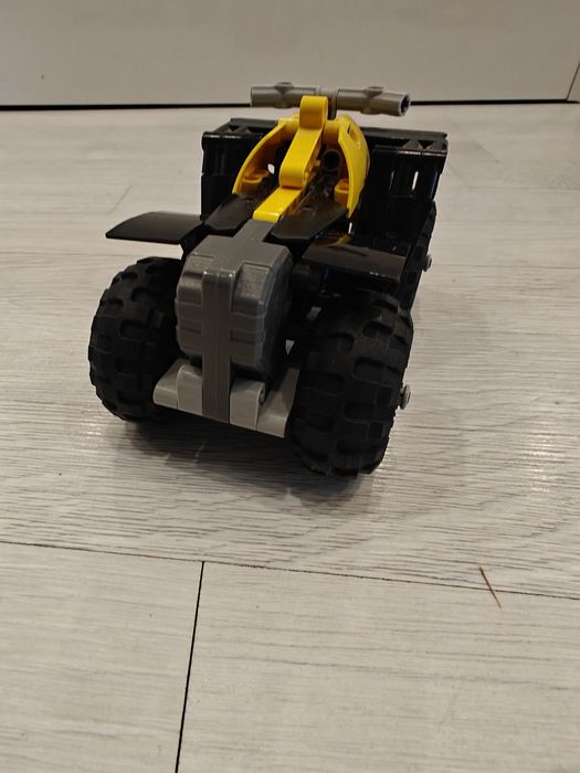Vând mașini Lego