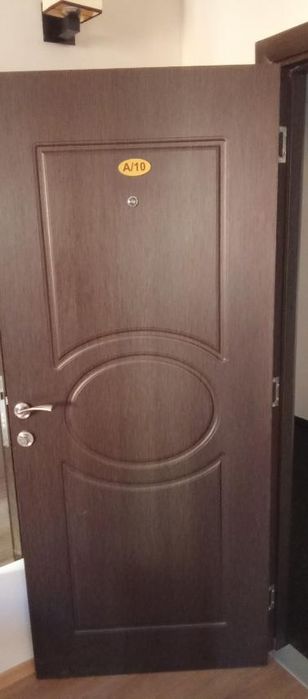 интериорни врати,като нови,с каси,брави,первази