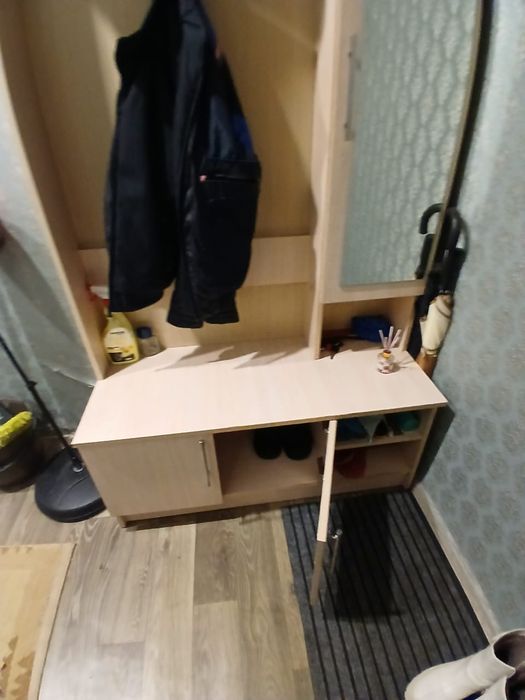 Продам компактную прихожую