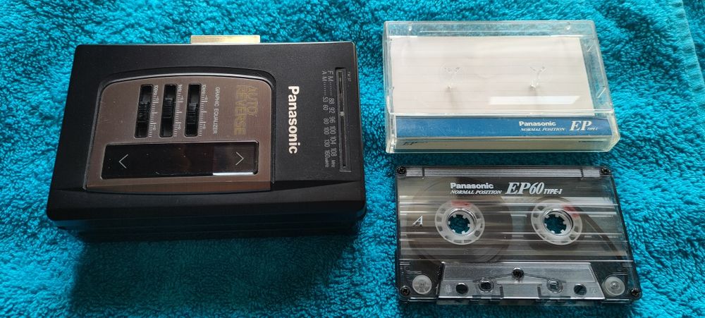 Panasonic RQ-V151 walkman+casetă cadou