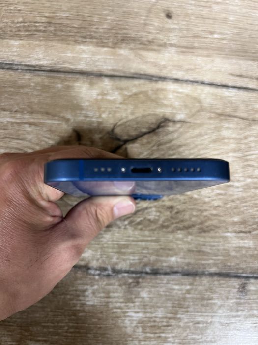 iPhone 128 gb blue